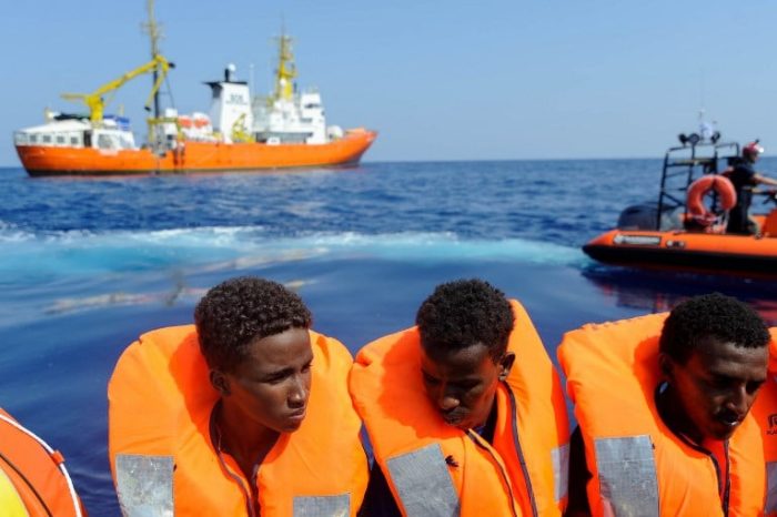 Migranti su barca a vela: dramma al largo di Mola di Bari