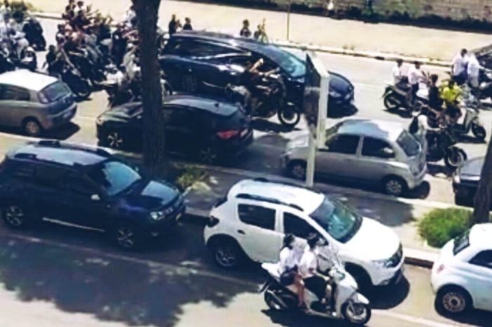 Corteo funebre con motociclisti passa contromano: indignazione per gli atti di sfida e violazione delle regole