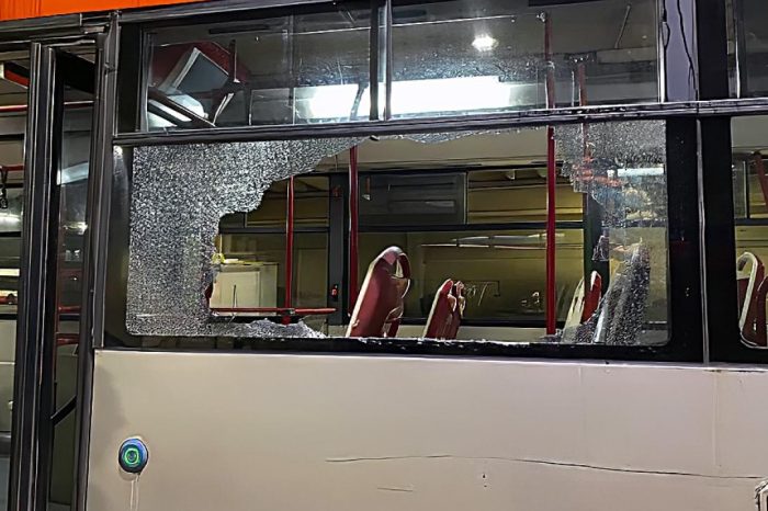 Notte di Halloween: uova e pietre contro i bus dell'Amtab