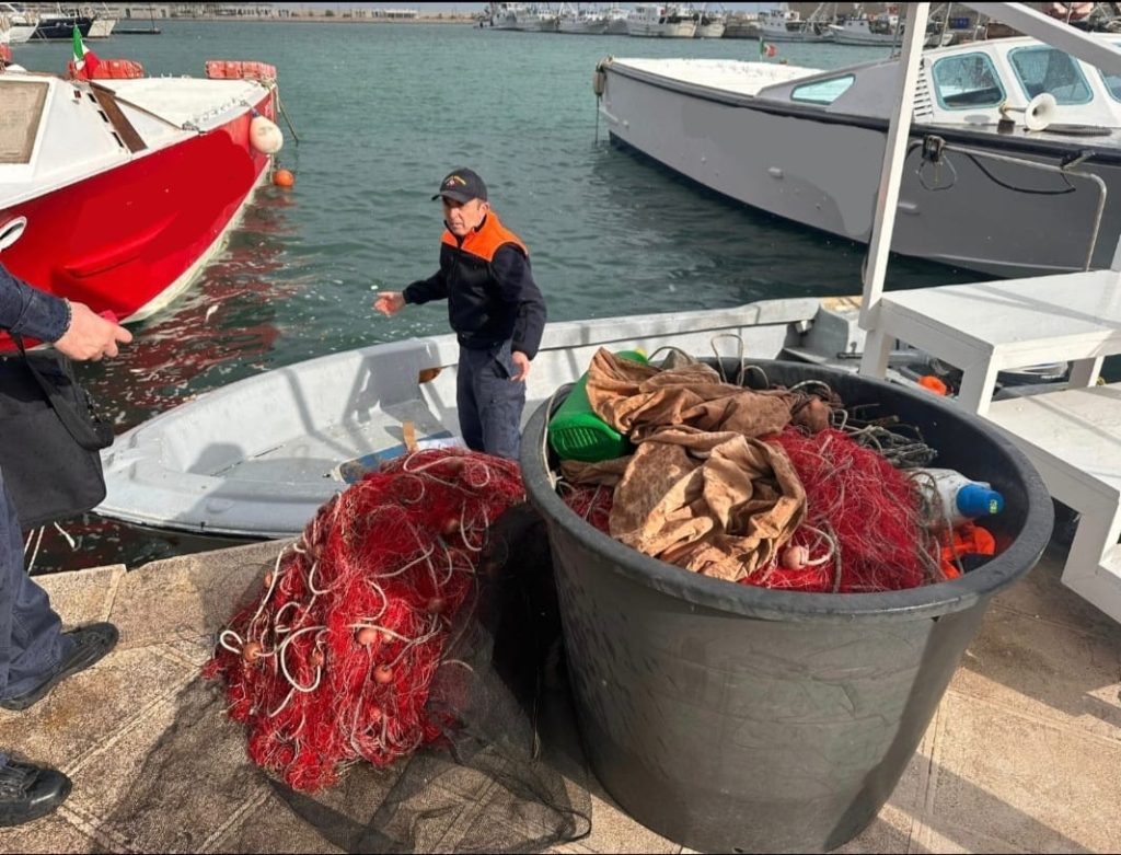 vigilanza e contrasto alla pesca illegale