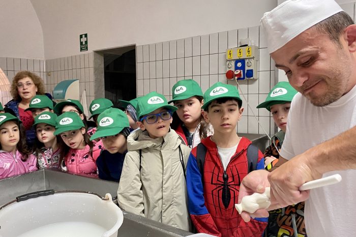 "Scuola in Fattoria" con Cia Due Mari per il latte e i suoi derivati: come nascono mozzarelle e scamorze