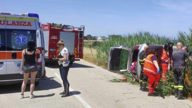 Incidente stradale mortale sulla litoranea a nord di Brindisi: muore una 21enne.