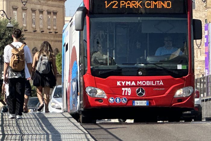 Autisti bus impegnati nei seggi: trasporti in tilt a Taranto