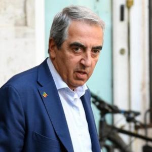 CNN e mafia in Puglia: Gasparri punta il dito su Decaro ed Emiliano