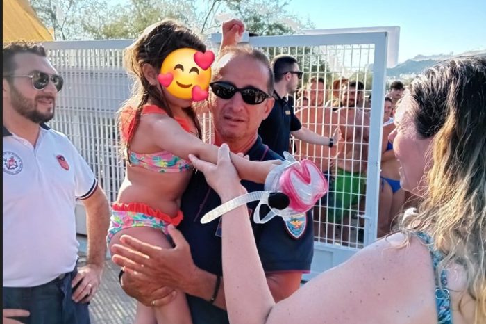 Bambina smarrita in spiaggia a Gallipoli ritrovata dalla Polizia