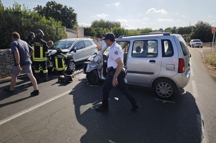 Incidente stradale stamane tra Martina Franca e Ostuni: due auto coinvolte.