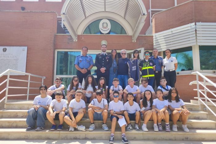 Sicurezza stradale e bullismo: mini Vigili dai Carabinieri