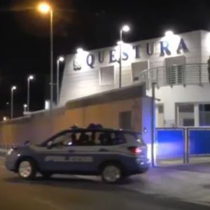 Spaccio e estorsione: maxi operazione della polizia a Barletta