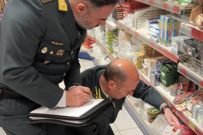 Guardia di Finanza, operazione a Taranto: maxi sequestro di prodotti pericolosi