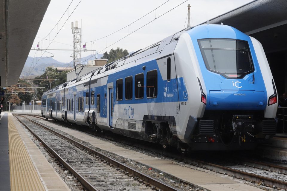 Svolta green in Puglia: arrivano i treni Intercity ibridi