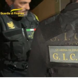 Droga e riciclaggio: 35 arresti nel Salento