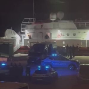 Sette migranti dall'Albania sbarcano a Brindisi